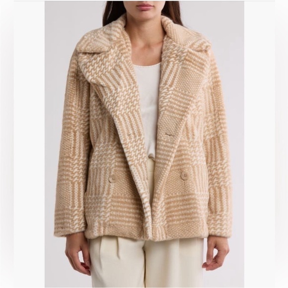 Elie Tahari Jackets & Blazers - Elie. Elie Tahari Tan and White Houndstooth Faux Fur Double Breasted Jacket L